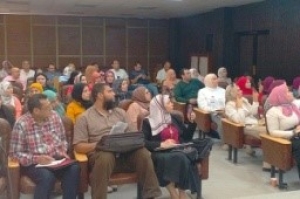 Initiating the training session of the faculties 'members to use Thiniqi platform